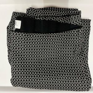 Woman’s Elle Black and White Size Large Dress Pants